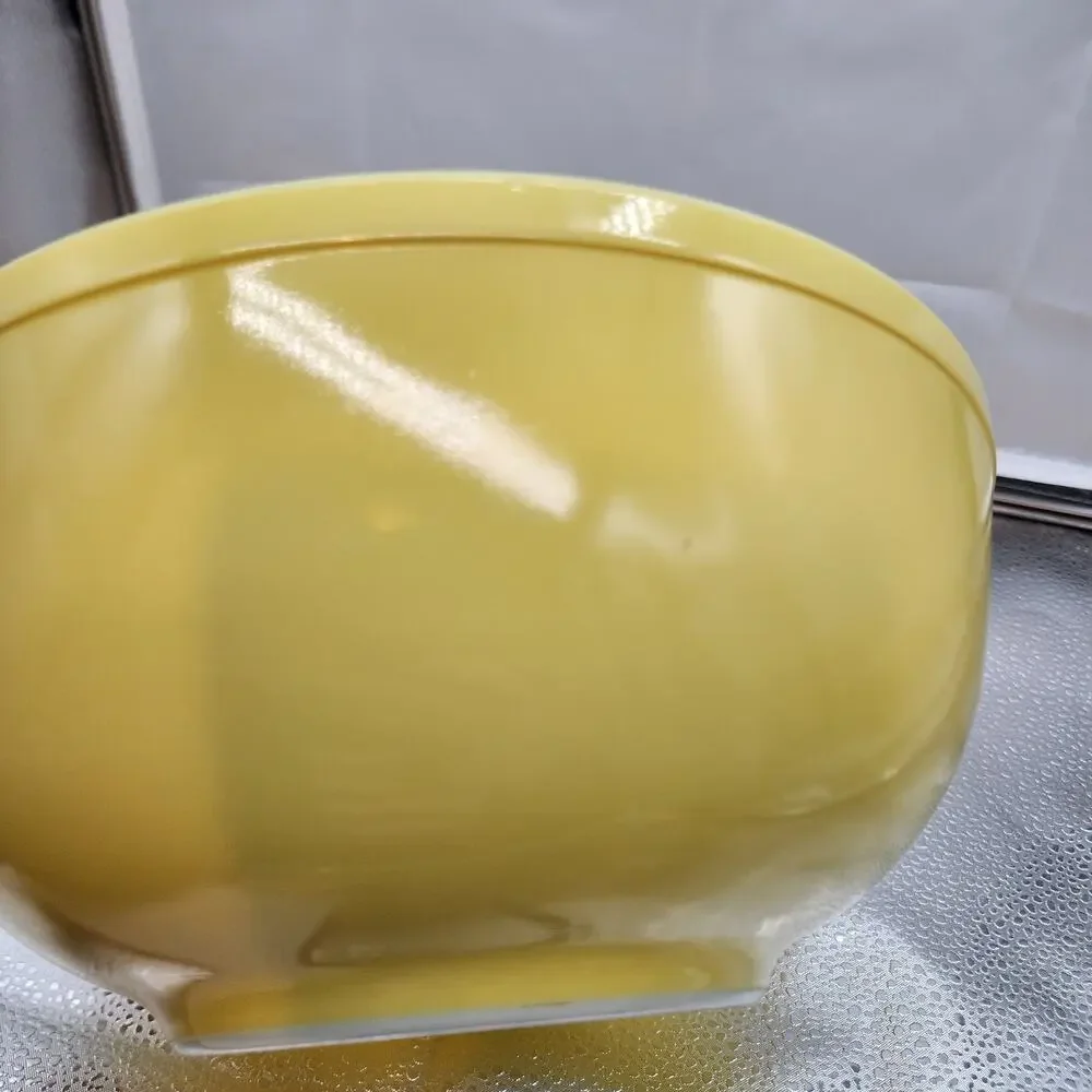 Vintage 1950’s PYREX “Primary Yellow” #404 4 Qt Nesting Mixing Bowl